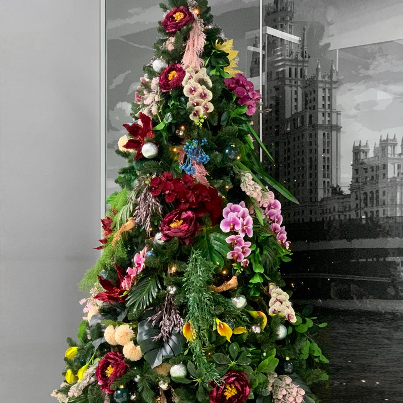 Ель Дизайнерская украшенная тропическими Цветами Christmas tree Tropical Flowers Красный Розовый Зеленый Желтый в Воронеже | Loft Concept 