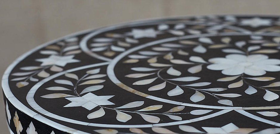 Приставной столик Inlaid Bone Flowers Приставной столик Inlaid Bone Flowers - Loft-Concept в Воронеже