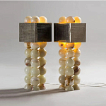 Настольная лампа с основанием из 24 выточенных сферических камней Through Stone варинант исполнения - 2 | Loft Concept в Воронеже