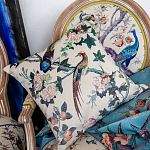 Подушка декоративная с изображением птицы в саду Beige Chinoiserie Birds in the Rose Garden Cushion варинант исполнения - 3 | Loft Concept в Воронеже