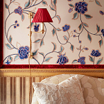 Обои с вышивкой ручной работы Flora Catherine colourway on Liso Pearl wool sateen варинант исполнения - 3 | Loft Concept в Воронеже