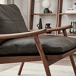 Кресло c каркасом из массива дерева и мягкой кожаной обивкой Walnut Armchair варинант исполнения - 6 | Loft Concept в Воронеже