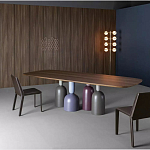 Обеденный стол деревянный с разноцветными фигурными ножками Cop варинант исполнения - 2 | Loft Concept в Воронеже