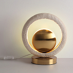 Настольная лампа с бежевым текстурным кольцом и латунным шаром в центре Tactile   варинант исполнения - 3 | Loft Concept в Воронеже