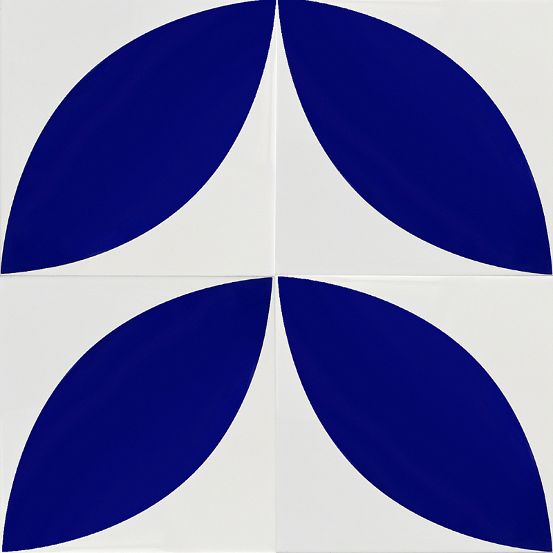 Дизайнерская плитка с узором Лепесток Синий Черный Фиолетовый в Воронеже | Loft Concept 