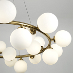 Кольцевая люстра с белыми стеклянными  плафонами в форме шара Berries Chandelier варинант исполнения - 3 | Loft Concept в Воронеже