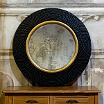 Зеркало в черной фактурной раме с золотым кантом Summon the Light варинант исполнения - 4 | Loft Concept в Воронеже