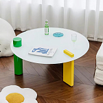 Дизайнерский журнальный стол с круглой белой столешницей на 3-х геометрических ножках Tajefox варинант исполнения - 1 | Loft Concept в Воронеже