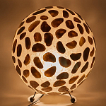 Настольная лампа из перламутра на металлическом каркасе Indonesian Circle варинант исполнения - 4 | Loft Concept в Воронеже