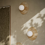 Бра в виде диска с плафоном из матового белого стекла Marble Glow варинант исполнения - 4 | Loft Concept в Воронеже