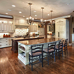 Люстра с подвесками из прозрачного стекла на кованом каркасе бронзового цвета в классическом стиле Quoizel варинант исполнения - 15 | Loft Concept в Воронеже