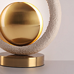 Настольная лампа с бежевым текстурным кольцом и латунным шаром в центре Tactile   варинант исполнения - 7 | Loft Concept в Воронеже