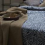 Постельное белье темно-синего цвета с рисунком Blossom Essence Sophie варинант исполнения - 7 | Loft Concept в Воронеже