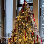 Комплект Новогодней Елки вместе с серебряной мишурой и красными лентами варинант исполнения - 2 | Loft Concept в Воронеже