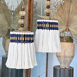 Подвесной светильник с подвесом из деревянных бусин и абажуром из кисточек Аmbiance варинант исполнения - 2 | Loft Concept в Воронеже