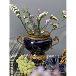 Ваза темно-синяя фарфоровая на бронзовой подставке с ажурным ободком и изогнутыми ручками Eden Garden варинант исполнения - 4 | Loft Concept в Воронеже