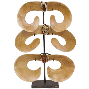 Аксессуар для интерьера из дерева и ракушек Papua Art Object