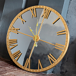 Часы настенные зеркальные с золотым металлическим циферблатом Mirror Tower Clock варинант исполнения - 4 | Loft Concept в Воронеже