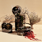 Шкатулка из эпоксидной смолы с цветами черная Epoxy Resin Oval Box Black варинант исполнения - 6 | Loft Concept в Воронеже