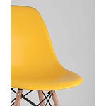 Пластиковый стул на ножках из массива бука Eames Yellow варинант исполнения - 2 | Loft Concept в Воронеже
