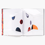 Книга по искусству Yayoi Kusama: I Spend Each Day Embracing Flowers варинант исполнения - 5 | Loft Concept в Воронеже