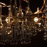 Потолочная люстра в виде ветвей деревьев золотого цвета с прозрачными подвесками-каплями Droplet Chandelier варинант исполнения - 6 | Loft Concept в Воронеже