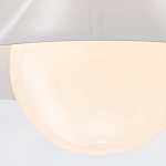 Потолочный светильник в форме конуса с белым шарообразным плафоном Quintiesse варинант исполнения - 3 | Loft Concept в Воронеже