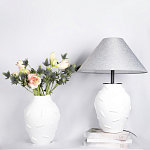 Декоративная ваза белая керамическая с абстрактным объемным декором Molecule Collection варинант исполнения - 4 | Loft Concept в Воронеже