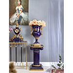 Ваза темно-синего цвета из фарфора с бронзовыми ручками в виде фигур Eden Garden porcelain and bronze варинант исполнения - 9 | Loft Concept в Воронеже