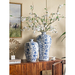 Ваза фарфоровая с узким горлышком и синими цветочными мотивами Independence варинант исполнения - 6 | Loft Concept в Воронеже