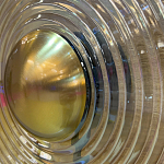 Бра с круглым рифленым плафоном янтарного цвета Savio Glass Disc Light варинант исполнения - 1 | Loft Concept в Воронеже