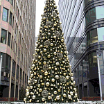 Уличная Новогодняя Ель с золотыми шарами и звездой на вершине в комплекте варинант исполнения - 1 | Loft Concept в Воронеже