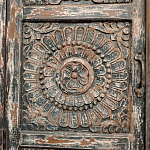 Индийский шкаф с орнаментом резьба из дерева Indian Antique Furniture  варинант исполнения - 1 | Loft Concept в Воронеже