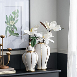 Ваза белая с крышкой и золотистыми вертикальными полосками Chinoiserie Ceramics варинант исполнения - 1 | Loft Concept в Воронеже