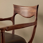 Кушетка с деревянным каркасом и сиденьем из коричневой натуральной кожи Moon Walnut Furniture варинант исполнения - 3 | Loft Concept в Воронеже