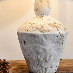 Настольная лампа с керамическим фактурным основанием и тканевым абажуром Eastern Tale варинант исполнения - 4 | Loft Concept в Воронеже