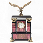 Часы настольные из родонита и бронзы с декором в виде орла Eagle Stone Clock варинант исполнения - 1 | Loft Concept в Воронеже