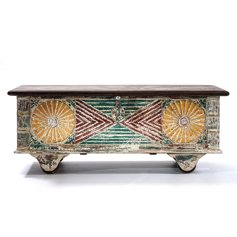 Сундук резной Advaith Carved Antique Chest Бежевый Мульти Коричневый в Воронеже | Loft Concept 