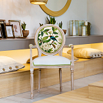 Стул с подлокотниками золотистый из бука с изображением птиц и цветов Blooming Birds варинант исполнения - 4 | Loft Concept в Воронеже