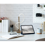 Настольная лампа белым изогнутым плафоном на круглой подставке Luke Lampco Tracer Lamp варинант исполнения - 5 | Loft Concept в Воронеже