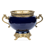 Ваза темно-синяя фарфоровая на бронзовой подставке с ажурным ободком и изогнутыми ручками Eden Garden варинант исполнения - 1 | Loft Concept в Воронеже