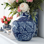 Ваза округлой формы с синей росписью и цветочным узором Blue & White Ornament варинант исполнения - 2 | Loft Concept в Воронеже
